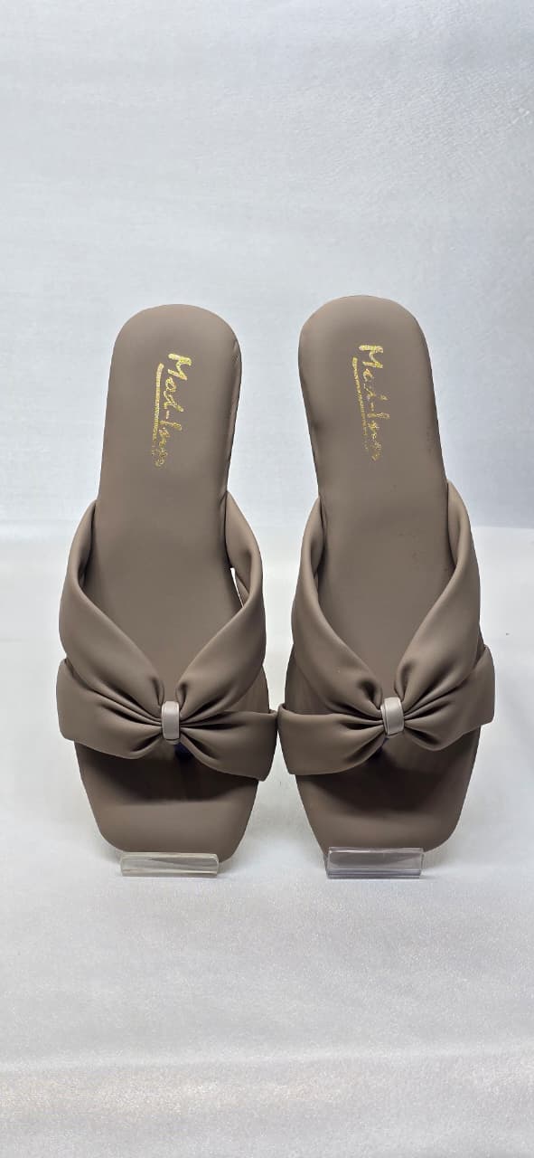 CASUAL FLAT