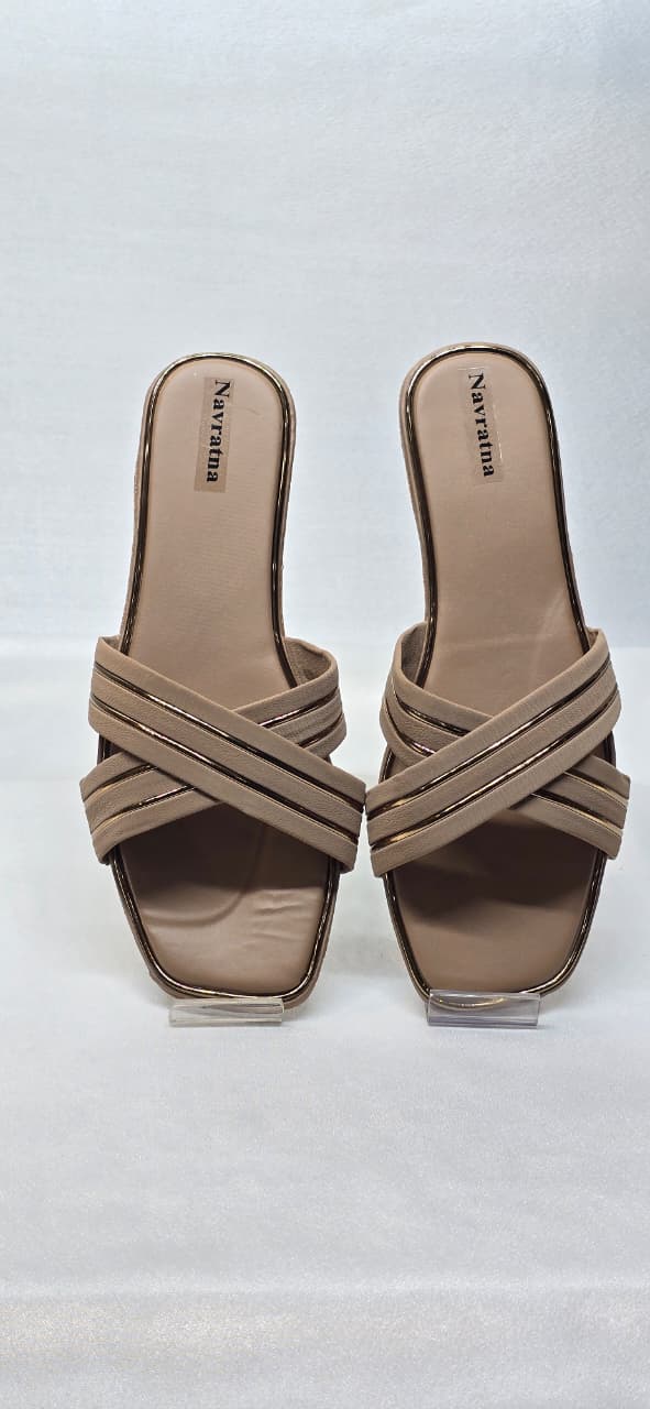 CASUAL FLAT