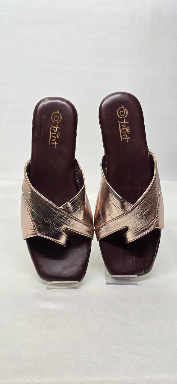 CASUAL FLAT