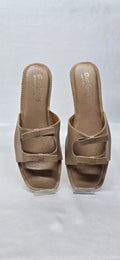 CASUAL FLAT