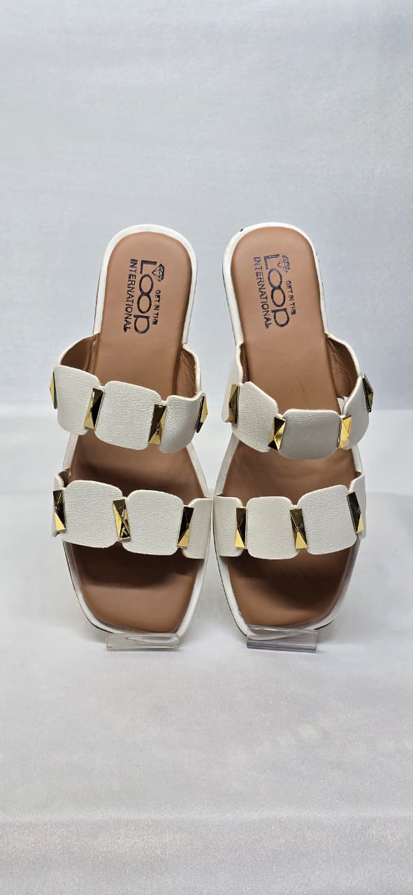 CASUAL FLAT